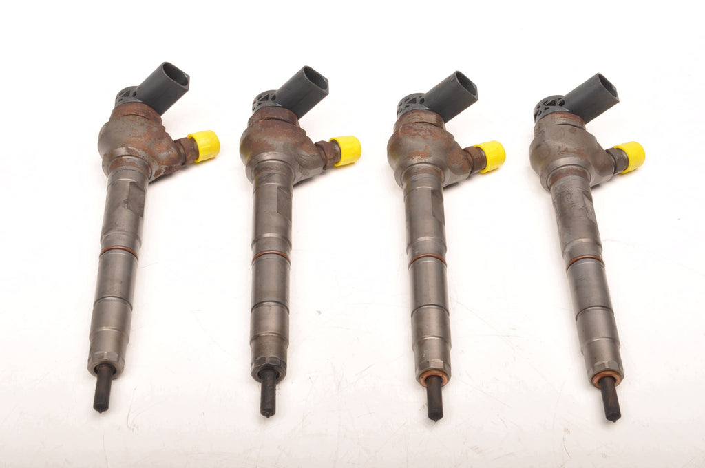 INJECTOR VW PASSAT B7 AUDI A4 B8 A5 AND 03L130277J 0445110369