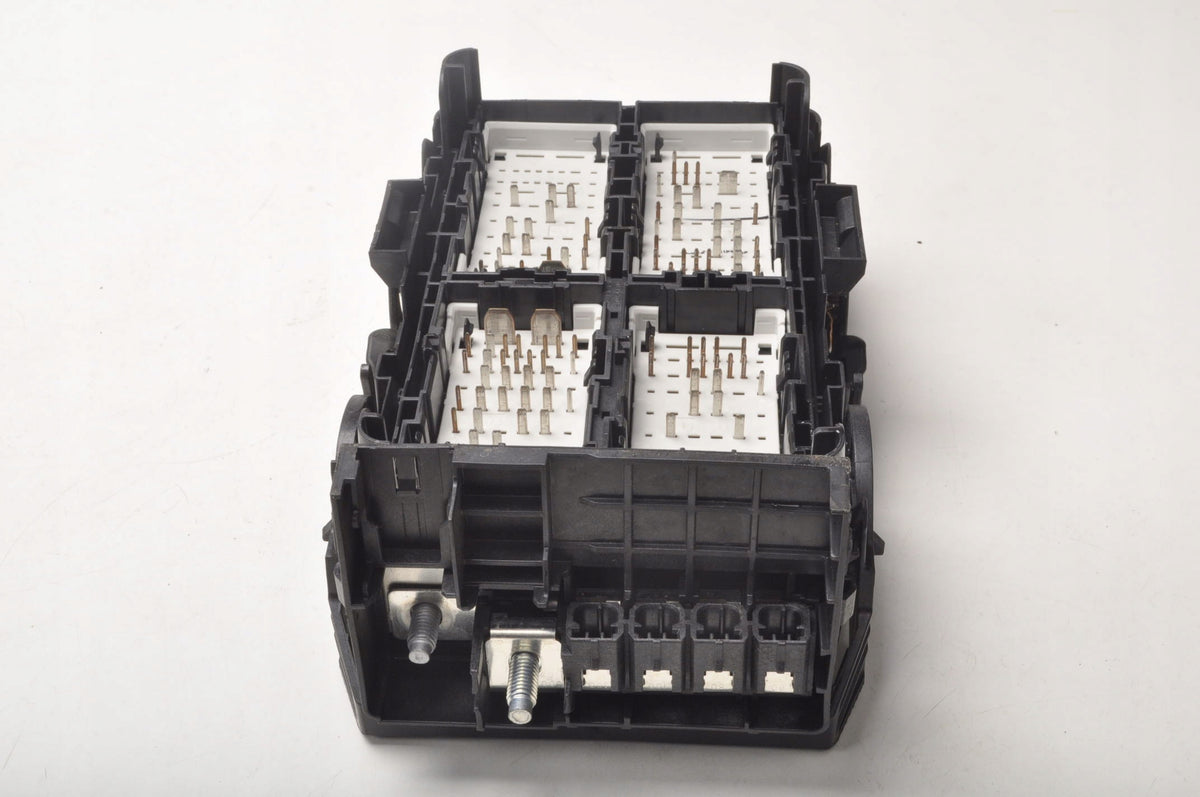 INSIGNIA II B 1.5 FUSE BOX 39116632