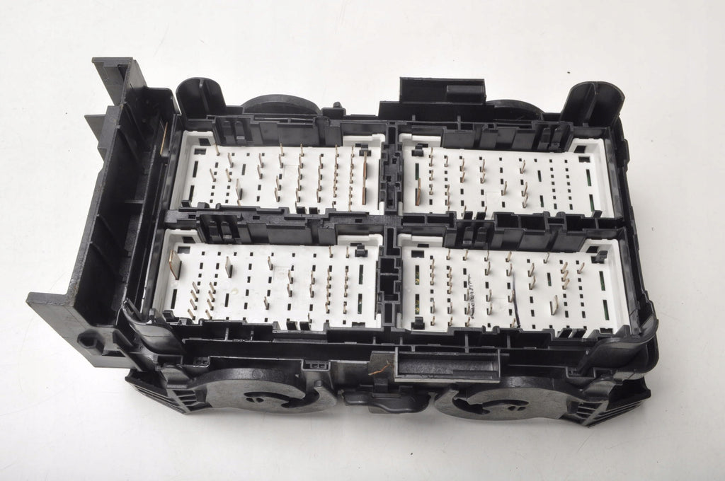 INSIGNIA II B 1.5 FUSE BOX 39116632