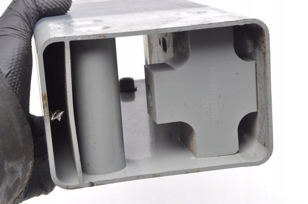 JAGUAR I-PACE X590 BRACKET CRUMPLE ZONE RIGHT J9D3-17A936-AD