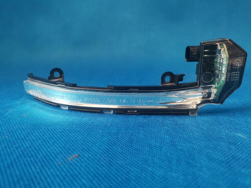 JAGUAR XF II X260 2018R 3.0TD V6 MIRROR DIRECTION INDICATOR RIGHT FRONT T2H9671