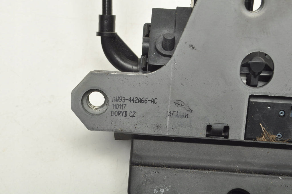 JAGUAR XJ X351 TAILGATE LOCK AW93-442A66-AC