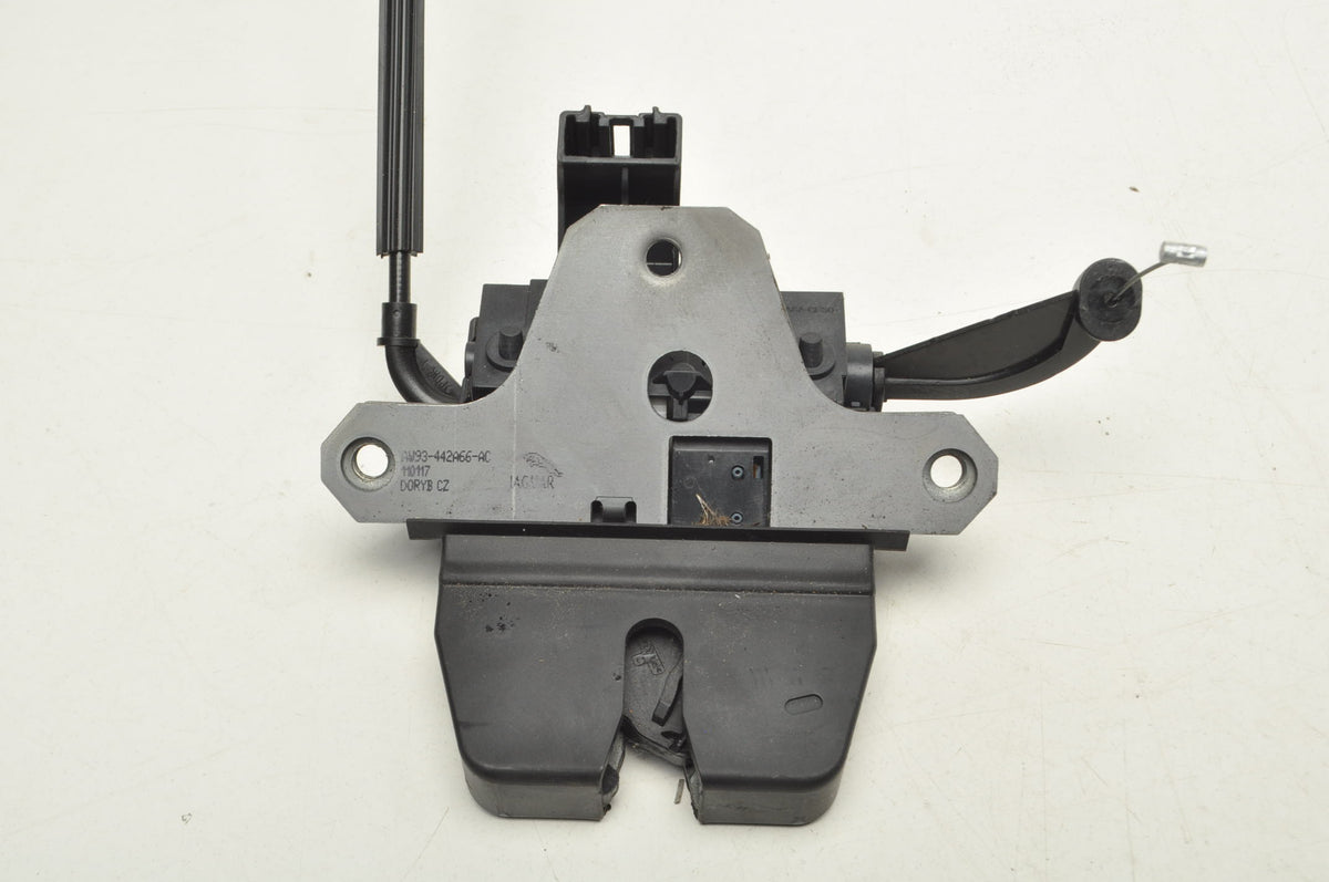 JAGUAR XJ X351 TAILGATE LOCK AW93-442A66-AC