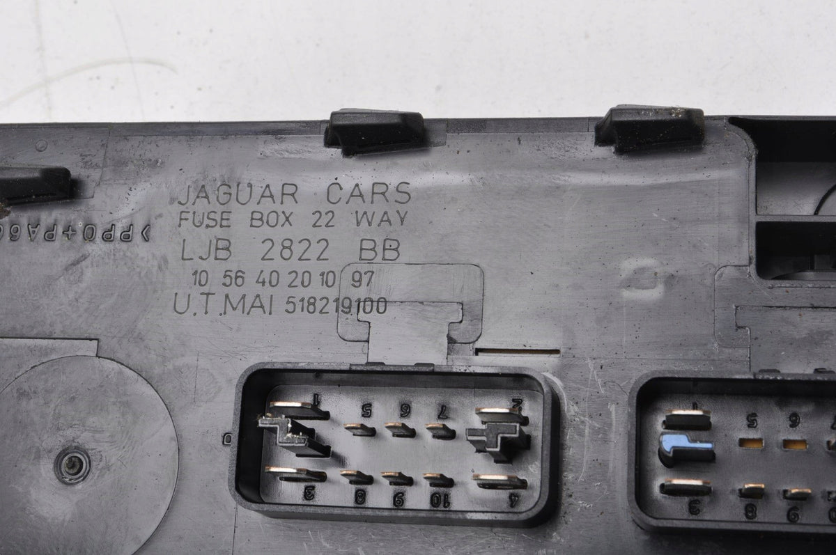 JAGUAR XK 8 X100 4.0 FUSE BOX LJB2822BB