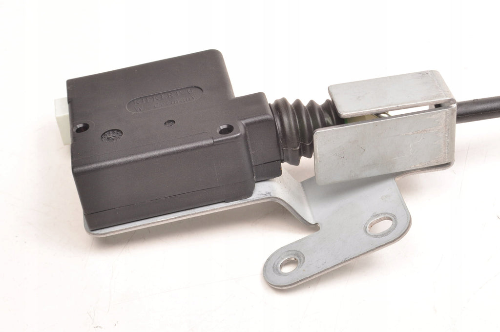 JAGUAR XK8 X100 TAILGATE LOCK COUPE