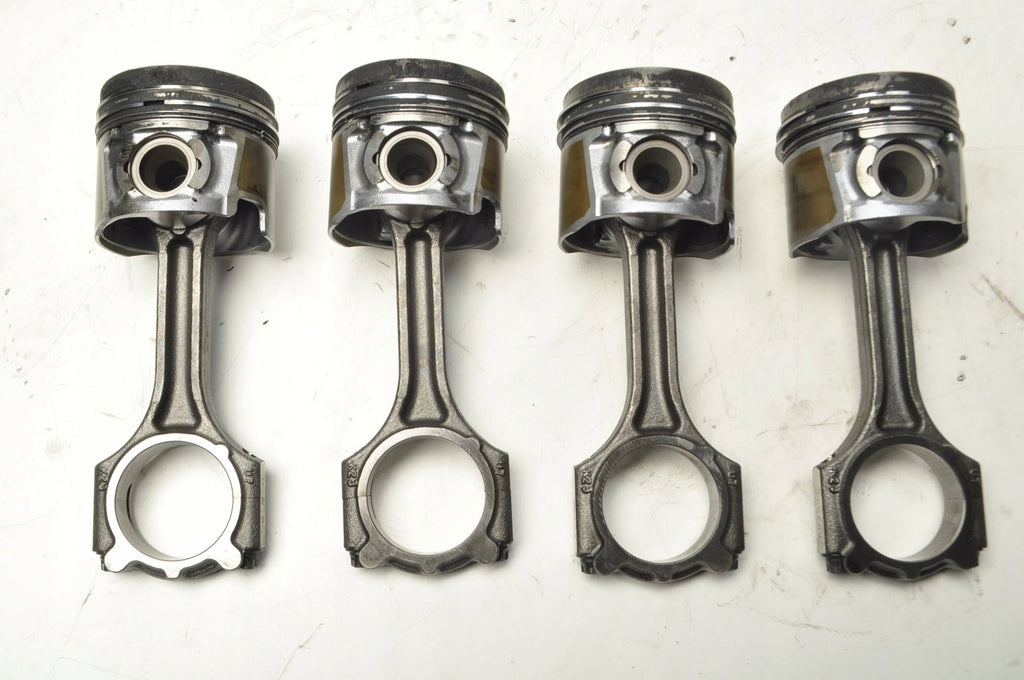 KIA CARENS IV 1.7 CDTI PISTON WITH CONNECTING ROD PC77