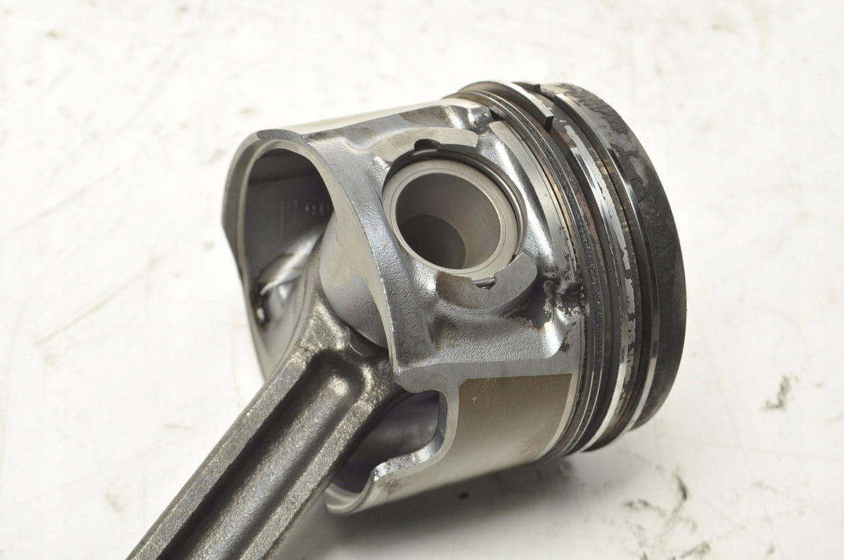KIA CARENS IV 1.7 CDTI PISTON WITH CONNECTING ROD PC77