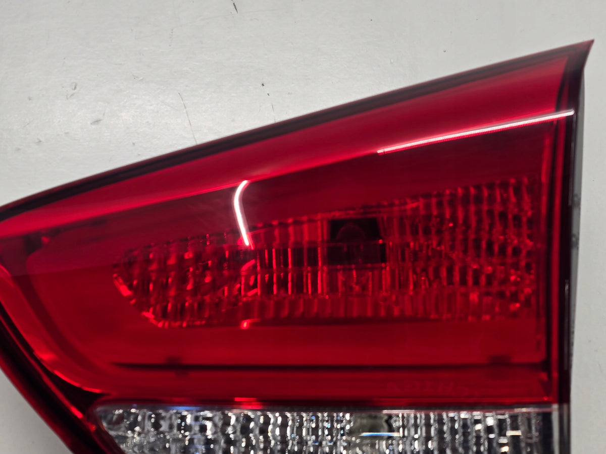 KIA CARENS IV 14R LAMP RIGHT REAR FLAP 92404-A4