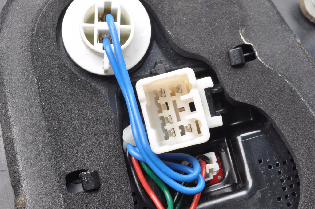 KIA CARENS IV LAMP LEFT REAR 92403-A4110