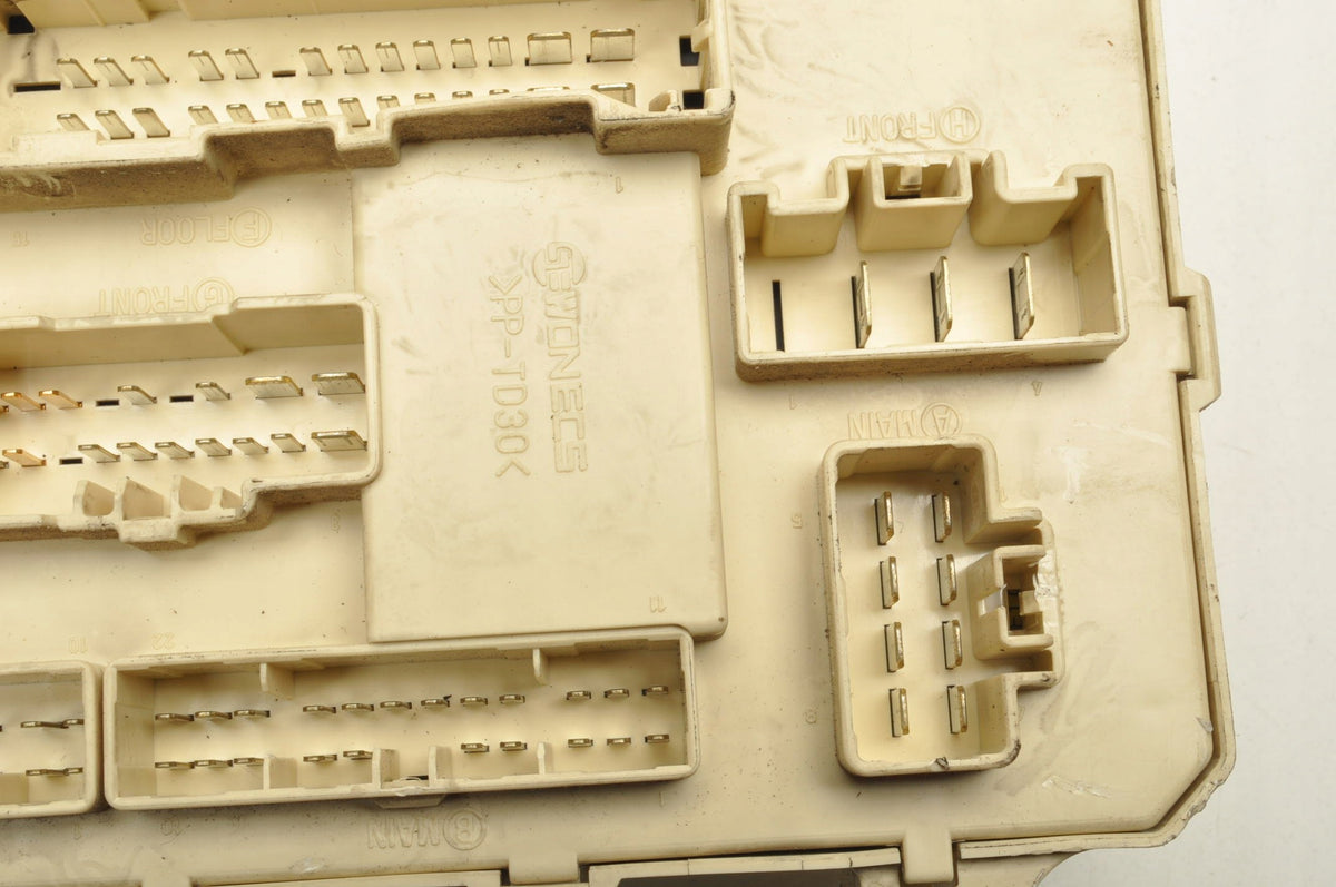 KIA CEED AND FUSE BOX 91950-1H540