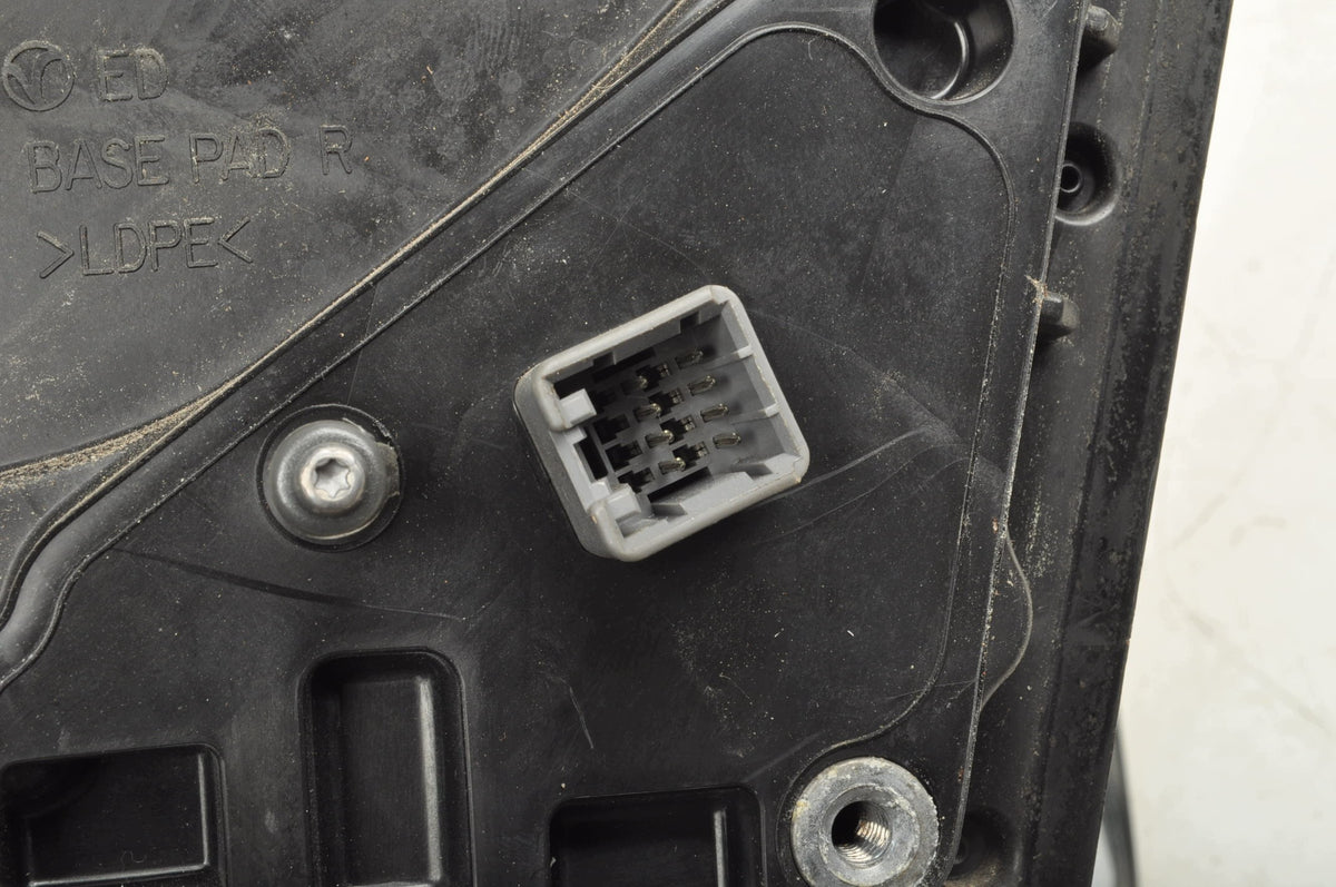 KIA CEED AND MIRROR RIGHT ELECTRIC 8 PIN LIFT EUROPE