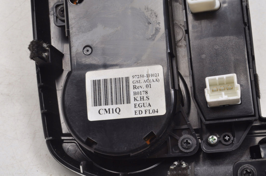 KIA CEED AND PANEL GRILLE RADIO FRAME 97250-1H021 95710-1H700