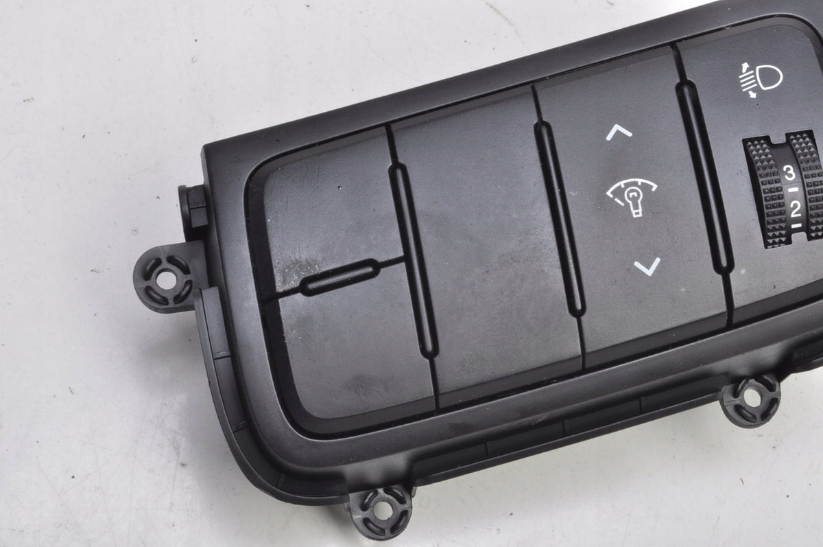 KIA CEED II SWITCH PANEL 49D10U-1000
