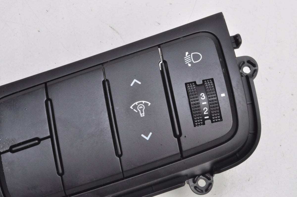 KIA CEED II SWITCH PANEL 49D10U-1000