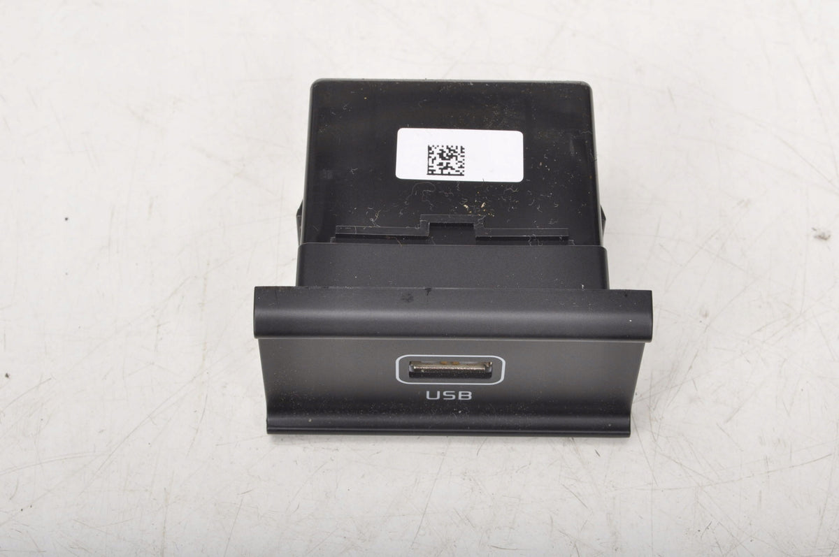 KIA NIRO USB INPUT 96120-K0110