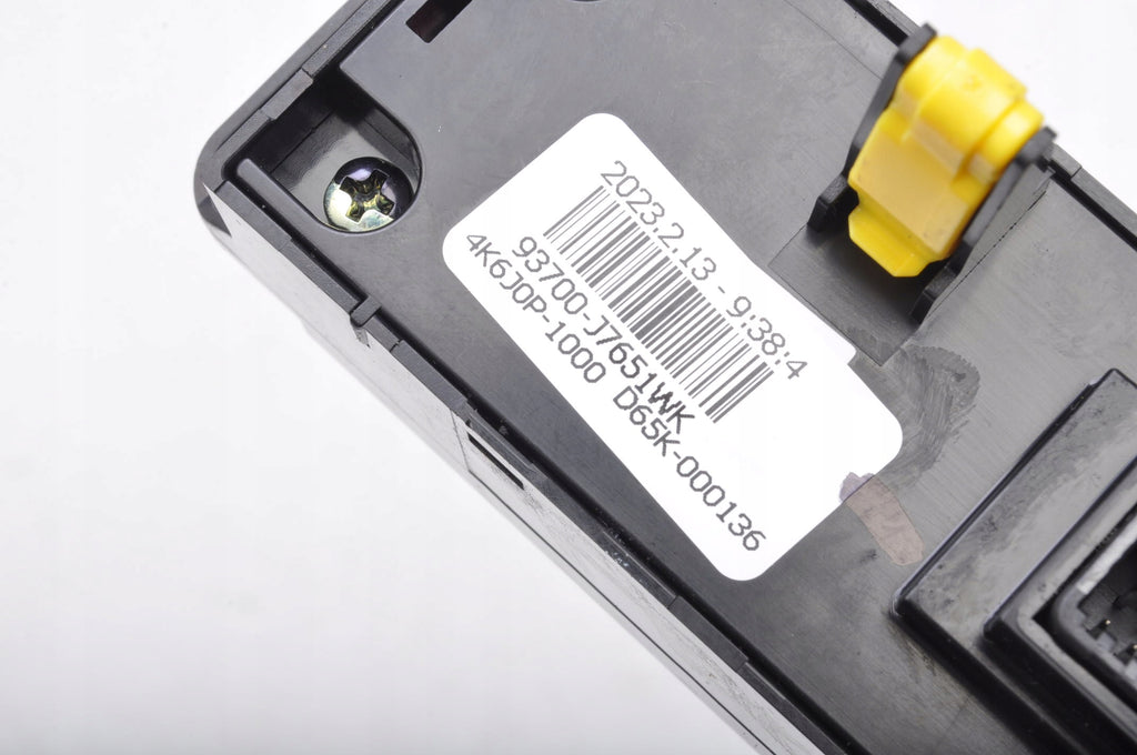 KIA PRO CEED III SWITCH PANEL 93700-J7651 2023R
