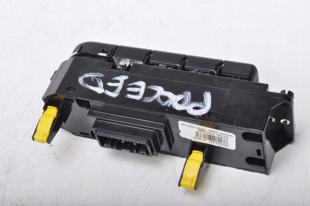 KIA PRO CEED III SWITCH PANEL 93700-J7651 2023R