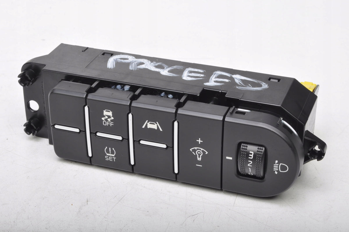 KIA PRO CEED III SWITCH PANEL 93700-J7651 2023R