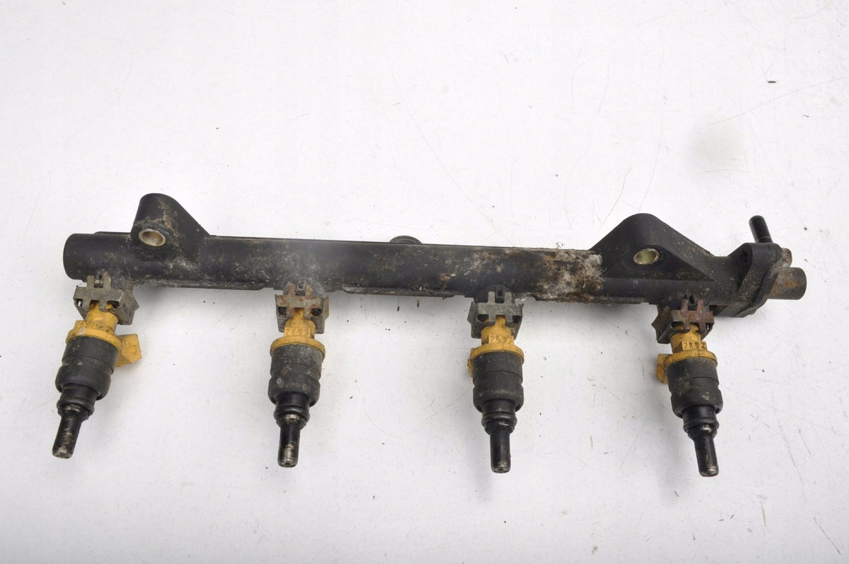 KIA RIO AND 1.5 B INJECTION RAIL OK30E13250