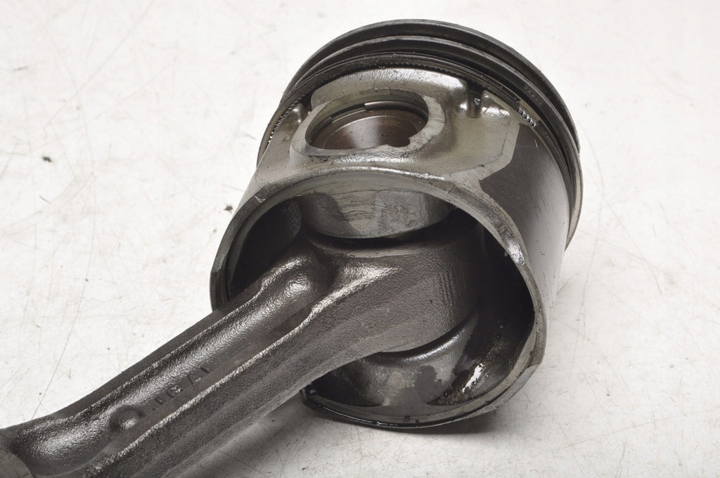 KIA SORENTO I 2.5 CDTI 140HP PISTON WITH CONNECTING ROD D4CB