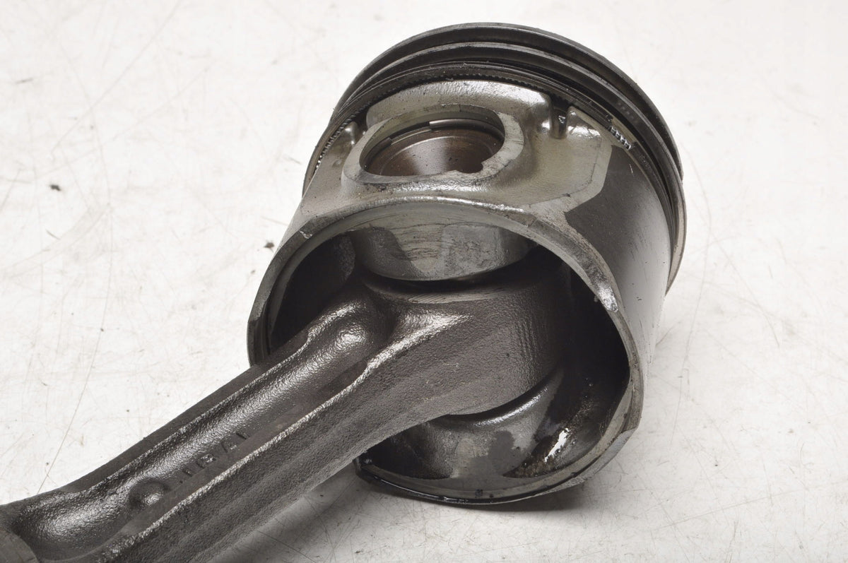 KIA SORENTO I 2.5 CDTI 140HP PISTON WITH CONNECTING ROD D4CB
