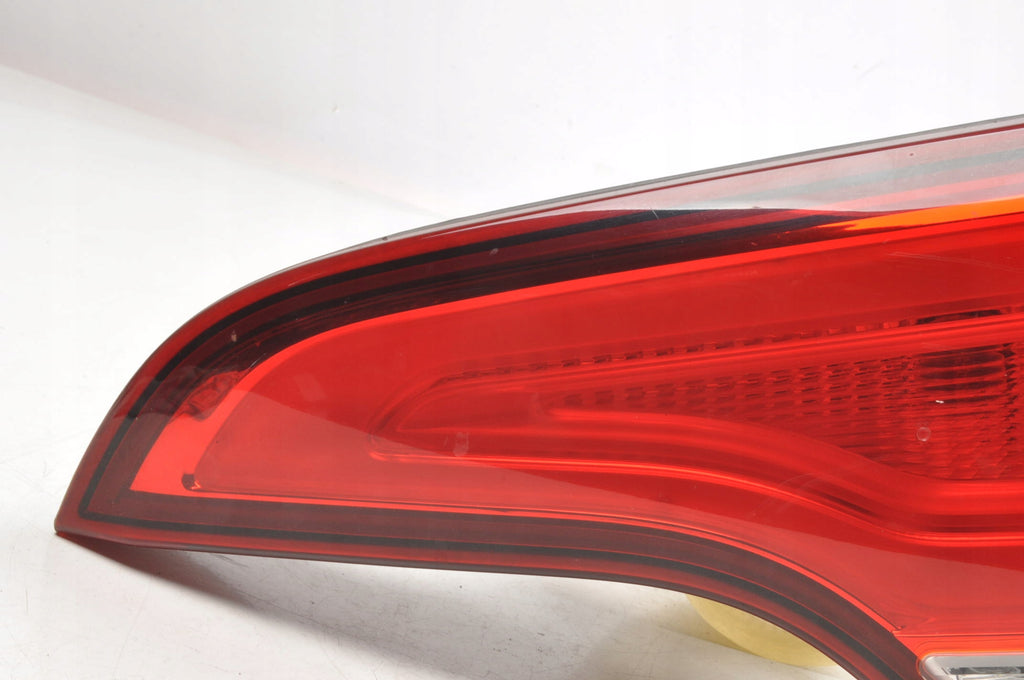 KIA SORENTO II LAMP RIGHT REAR FLAP LIFT R1Y-S1Y 02