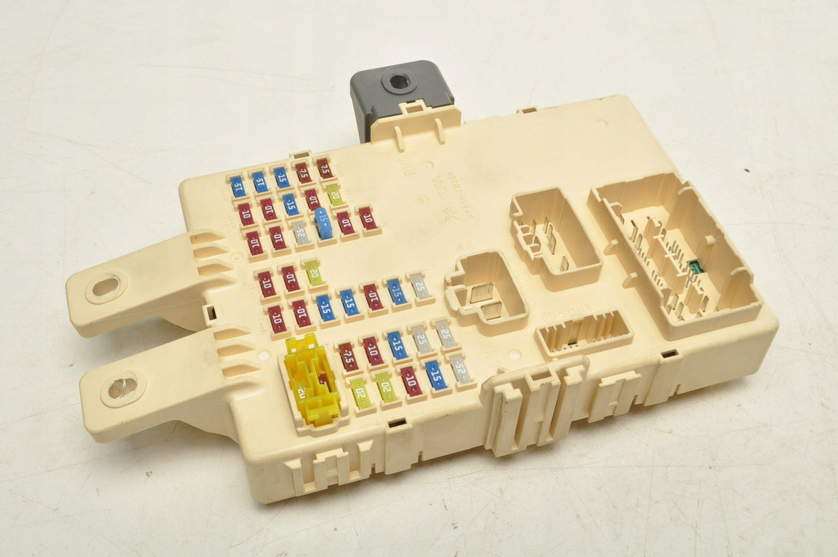 KIA SPORTAGE III 2.0 CDTI FUSE BOX 91950-3W0400