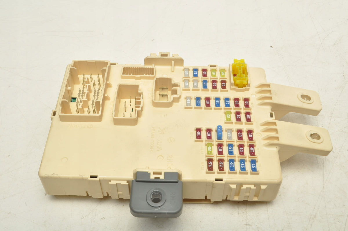 KIA SPORTAGE III 2.0 CDTI FUSE BOX 91950-3W0400