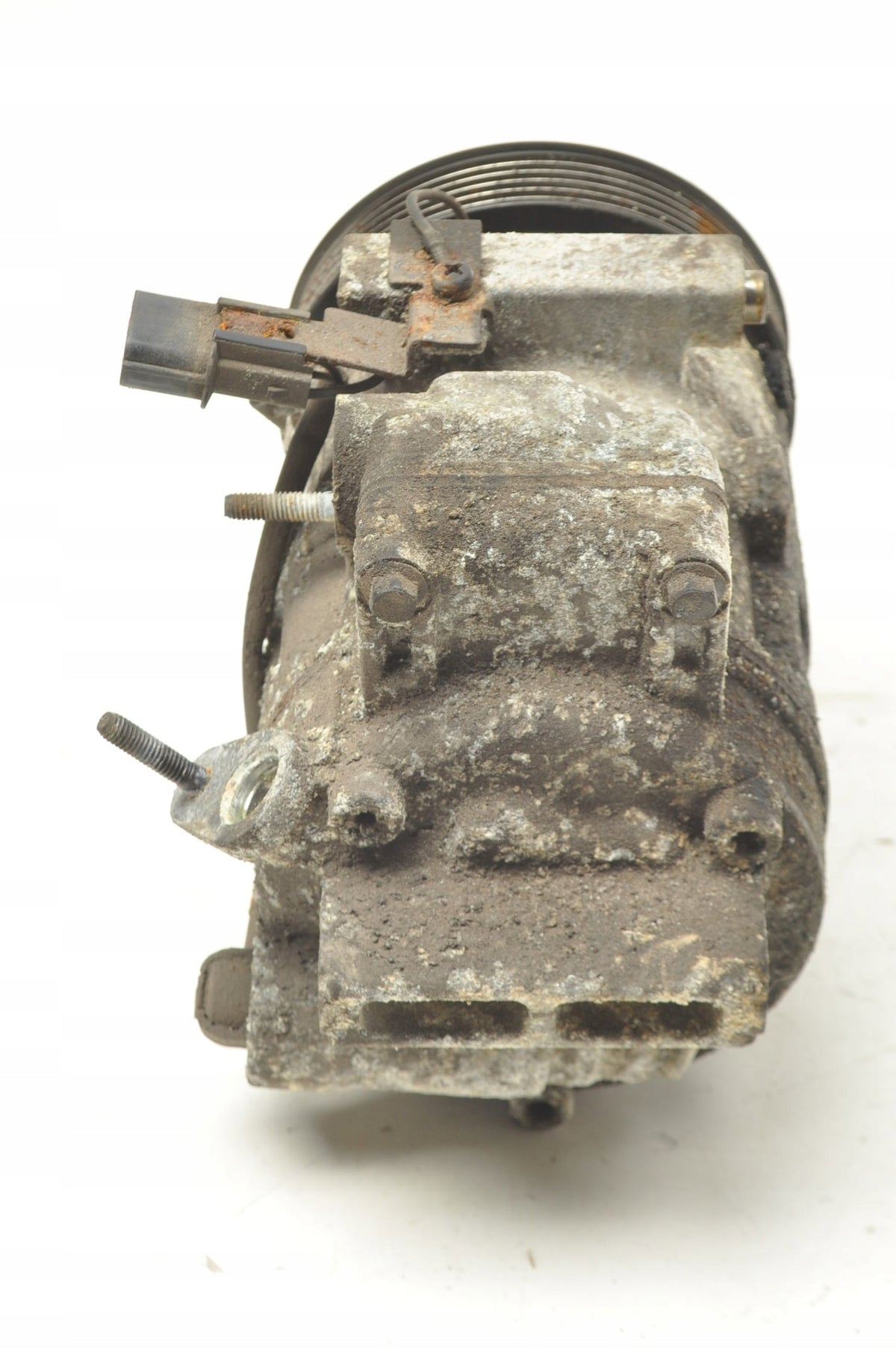 KIA SPORTAGE III AIR CONDITIONING COMPRESSOR F500-NE9DB-04