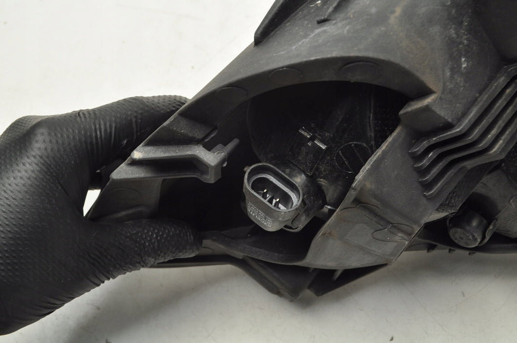 KIA SPORTAGE III HALOGEN RIGHT 92202-3W LIFT