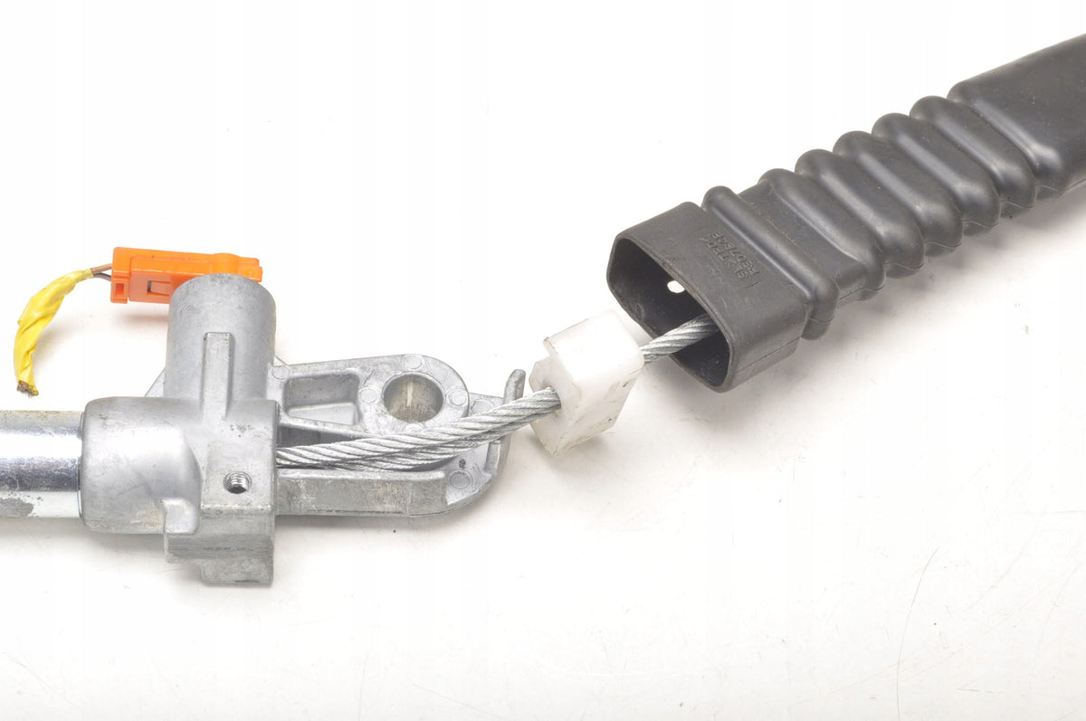KIA SPORTAGE III SEAT BELT TENSIONER RIGHT