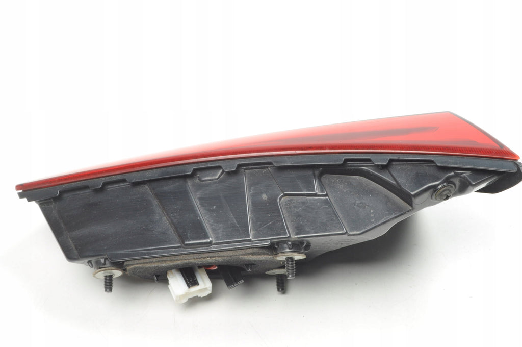 KIA X-CEED LAMP LEFT REAR FLAP J7924-33200 J7924-33210