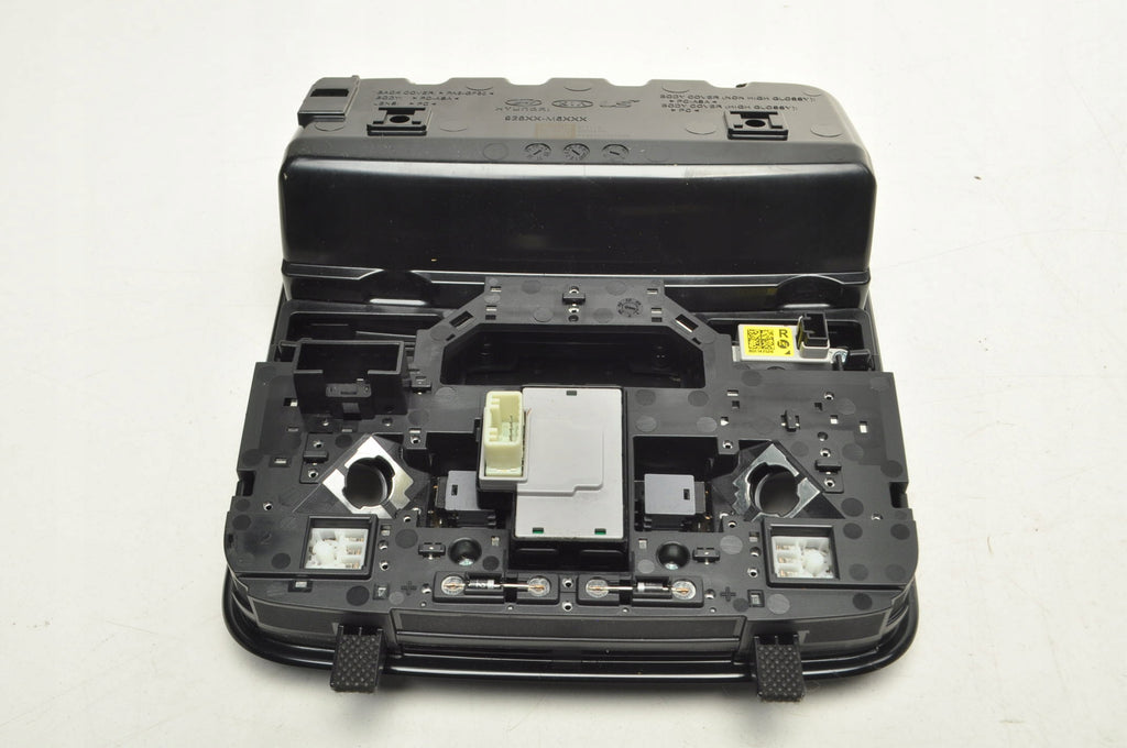 KIA X-CEED LIGHTING INTERIOR CABIN LAMP 928XX-M6XX
