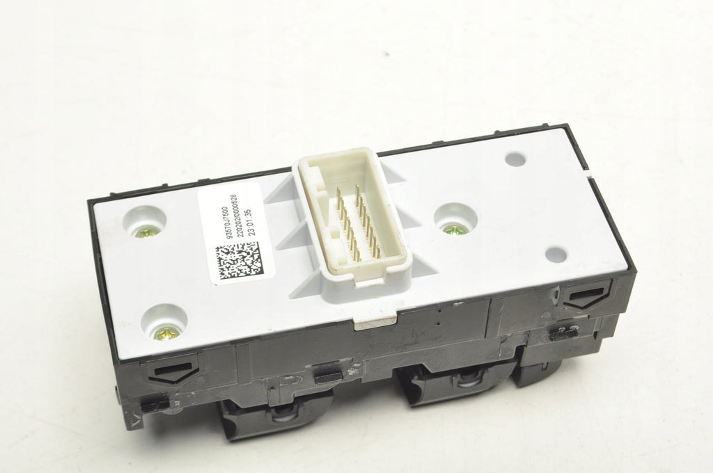 KIA X-CEED PANEL WINDOW LOWERING BUTTON 93570-J7500