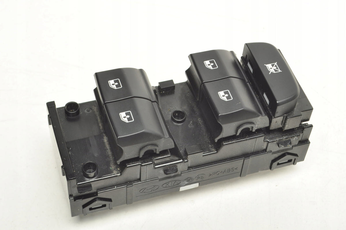 KIA X-CEED PANEL WINDOW LOWERING BUTTON 93570-J7500