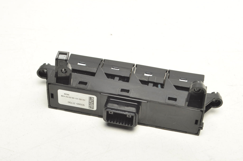 KIA X-CEED SWITCH PANEL 93300-J7750