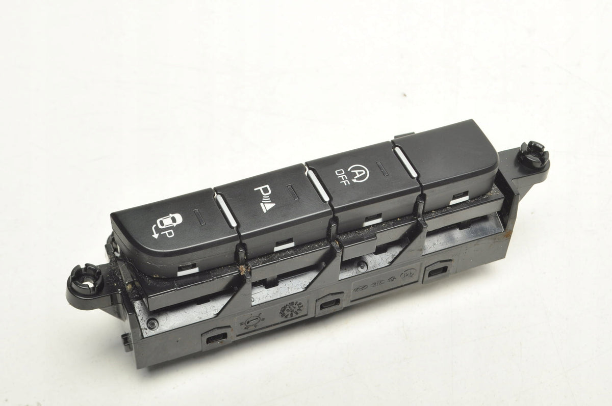 KIA X-CEED SWITCH PANEL 93300-J7750