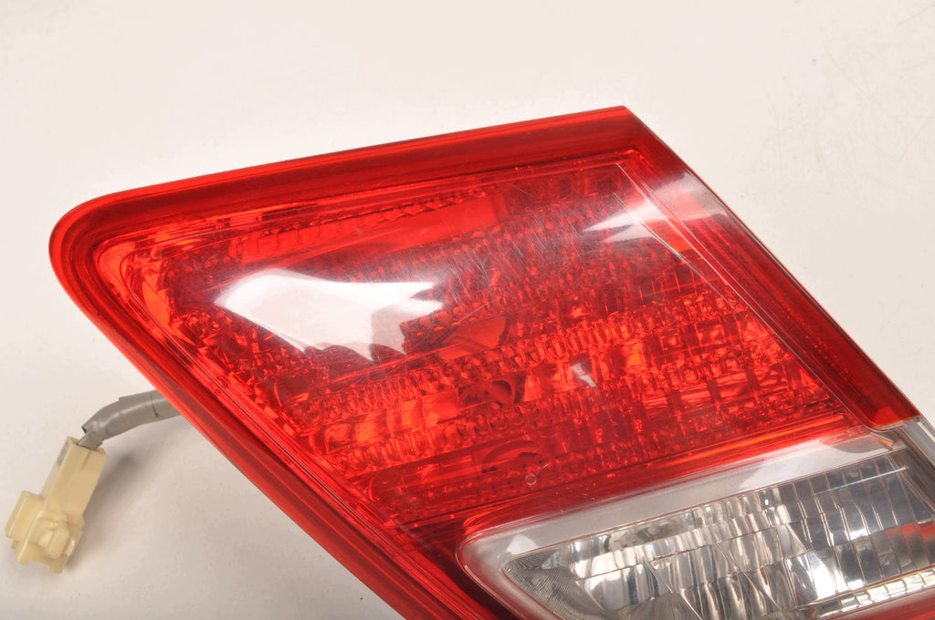 LAMP LEFT REAR IN FLAP TOYOTA CAMRY VI XV40