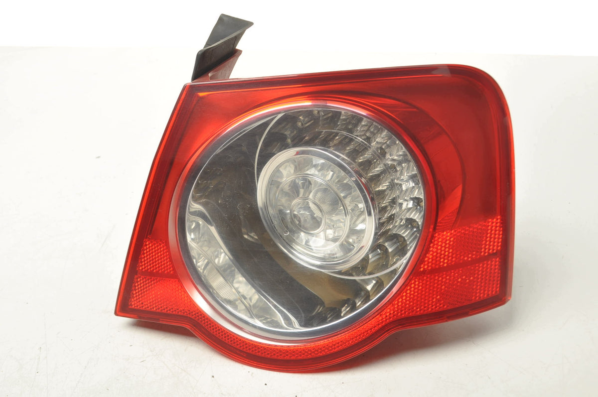 LAMP RIGHT REAR VOLKSWAGEN PASSAT B6 3C5945096C SEDAN