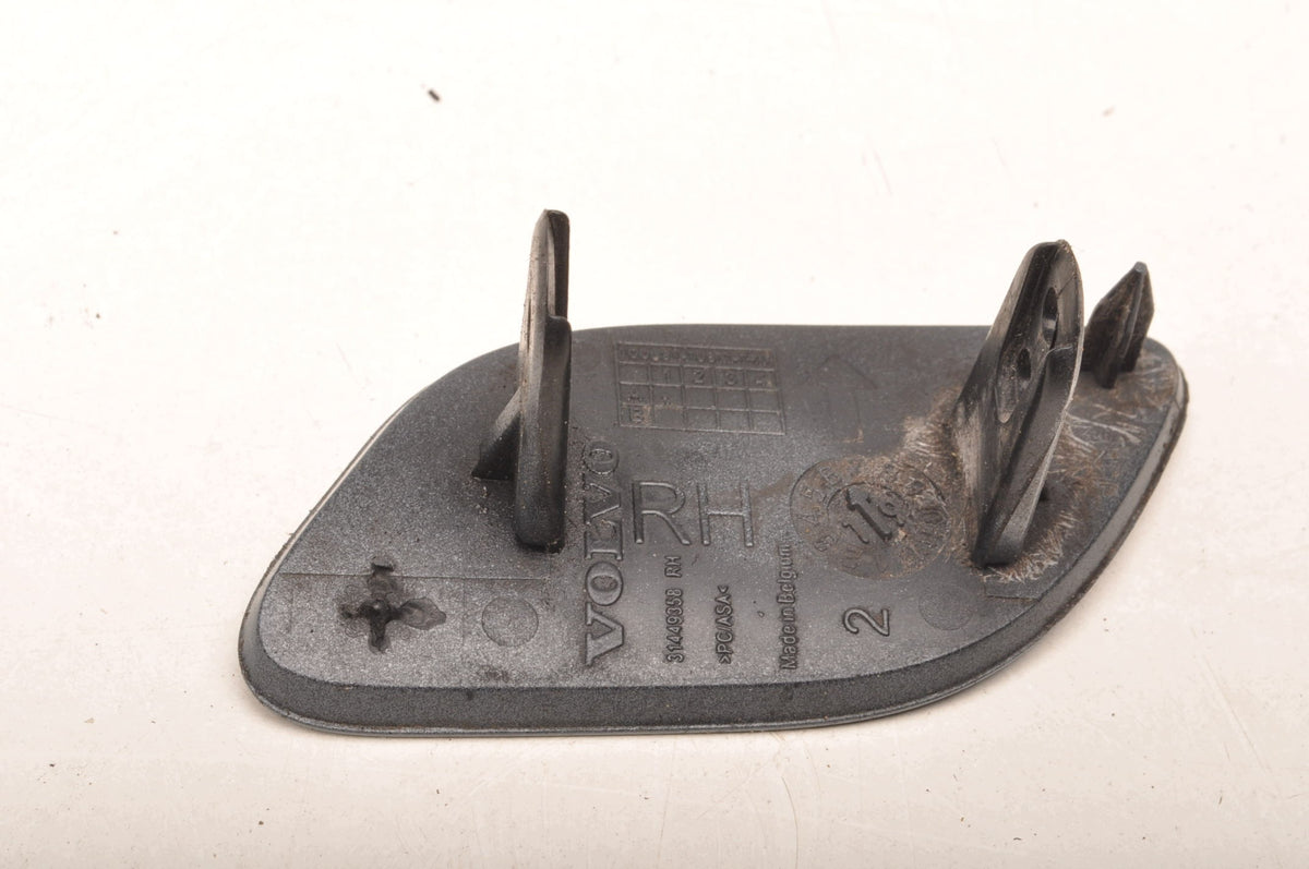 LAMP WASHER CAP VOLVO XC40 II 31449358 RIGHT 728/019