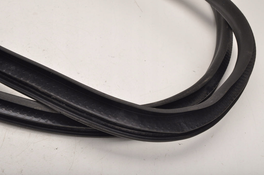 LAND ROVER DISCOVERY L462 DOOR SEAL LEFT FRONT