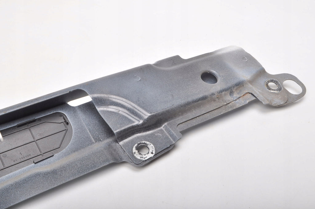 LAND ROVER DISCOVERY L462 MOUNTING FENDER BRACKET HY32-16150-AB