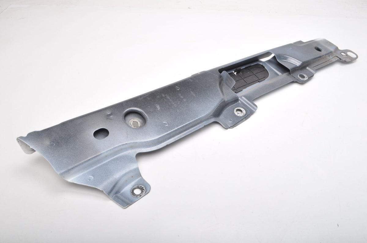 LAND ROVER DISCOVERY L462 MOUNTING FENDER BRACKET HY32-16150-AB