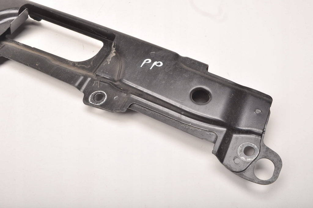 LAND ROVER DISCOVERY L462 MOUNTING FENDER BRACKET RIGHT HY32-16150-AB