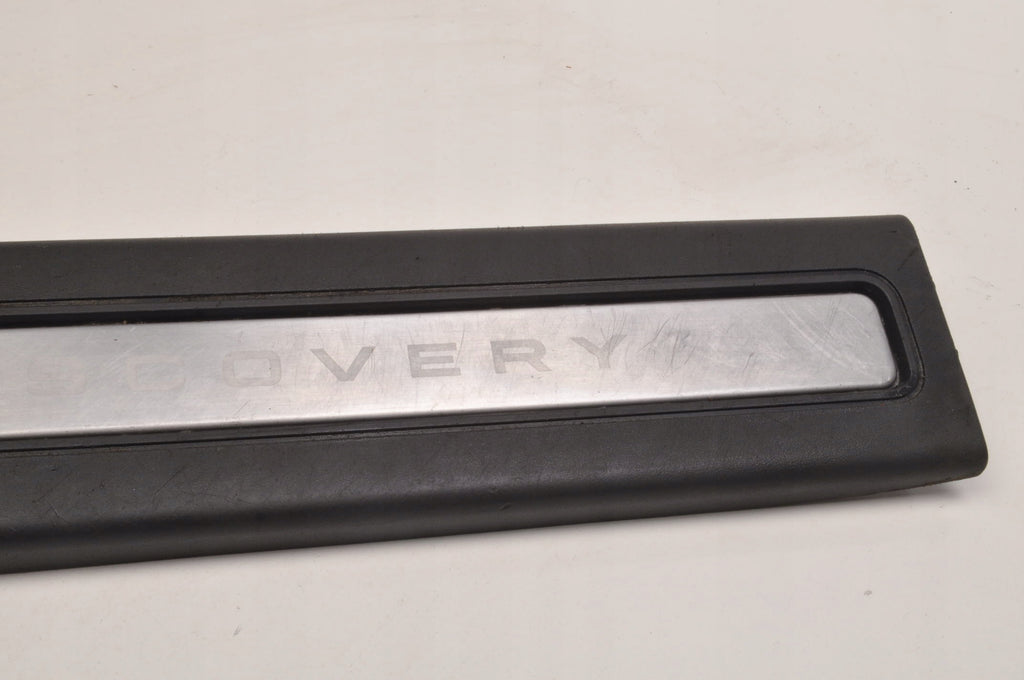 LAND ROVER DISCOVERY L462 THRESHOLD STRIP RIGHT FRONT HY32-13200-AAW