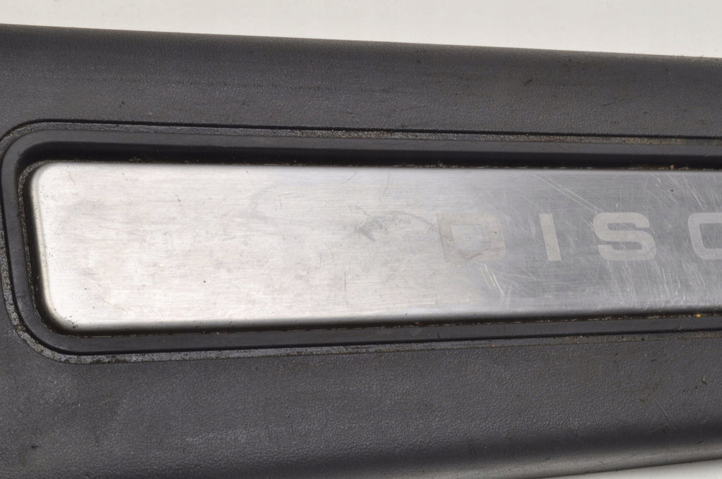 LAND ROVER DISCOVERY L462 THRESHOLD STRIP RIGHT FRONT HY32-13200-AAW