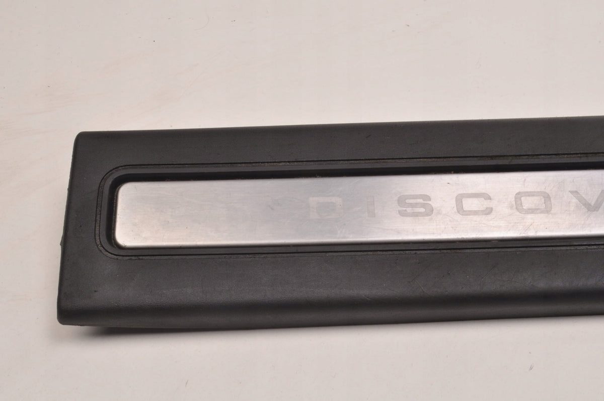 LAND ROVER DISCOVERY L462 THRESHOLD STRIP RIGHT FRONT HY32-13200-AAW