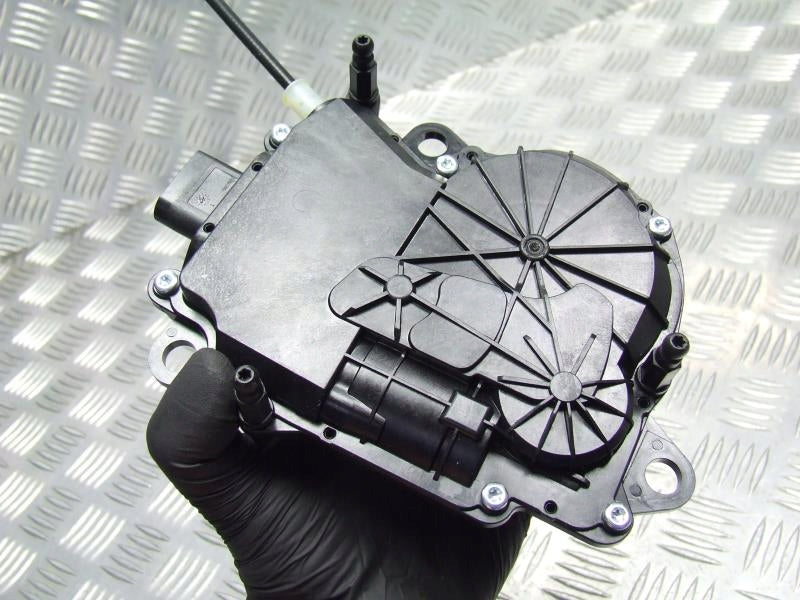 LAND ROVER DISCOVERY SPORT FLAP MECHANISM DK62-404C10-AE