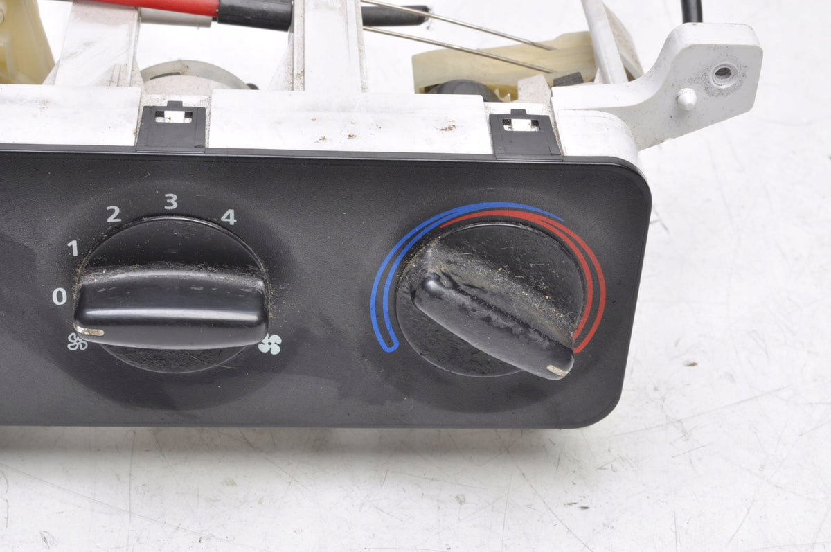 LAND ROVER FREELANDER L314 AIR SUPPLY PANEL