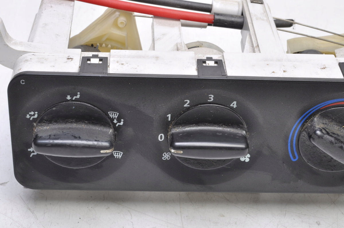 LAND ROVER FREELANDER L314 AIR SUPPLY PANEL